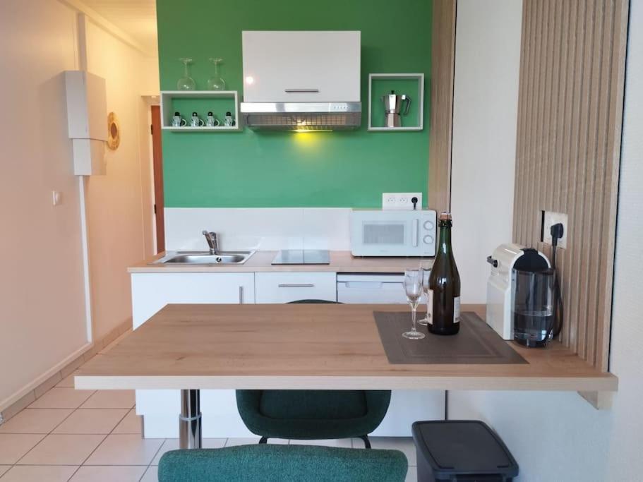 Studio Vue Mer - Plage De Trestraou Perros-Guirec Exteriör bild